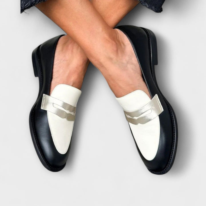 Xeera – Black Loafers